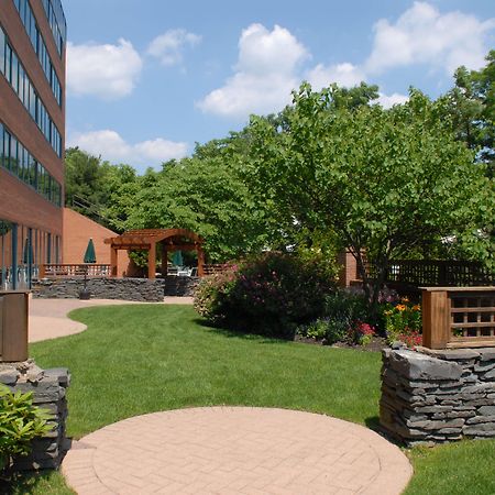 Hilton Long Island/Huntington Hotel Melville Bagian luar foto