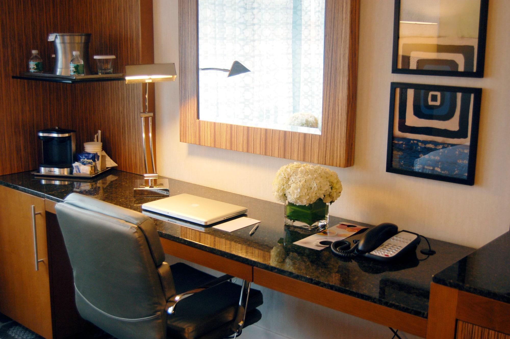 Hilton Long Island/Huntington Hotel Melville Bagian luar foto