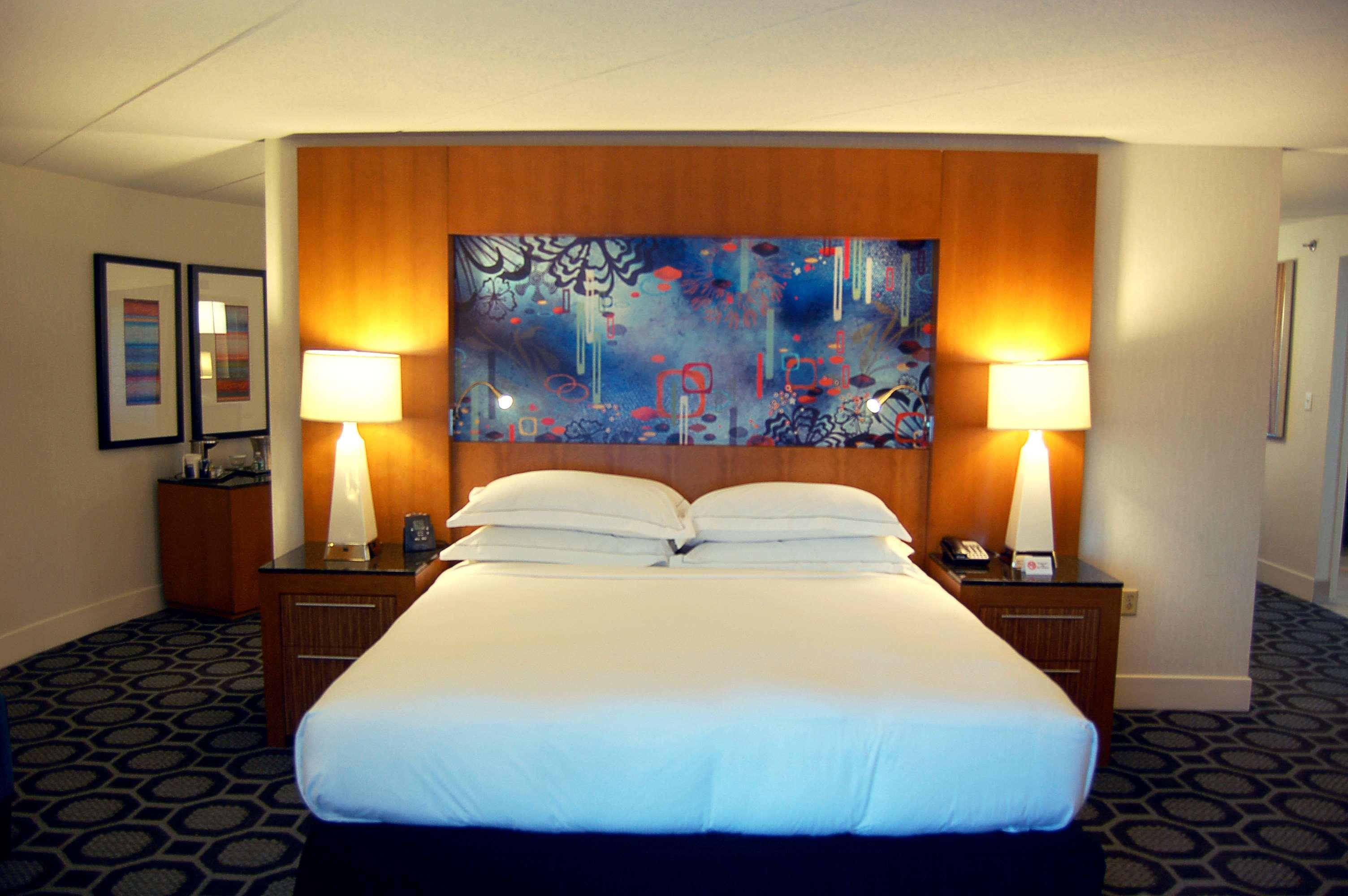 Hilton Long Island/Huntington Hotel Melville Bagian luar foto