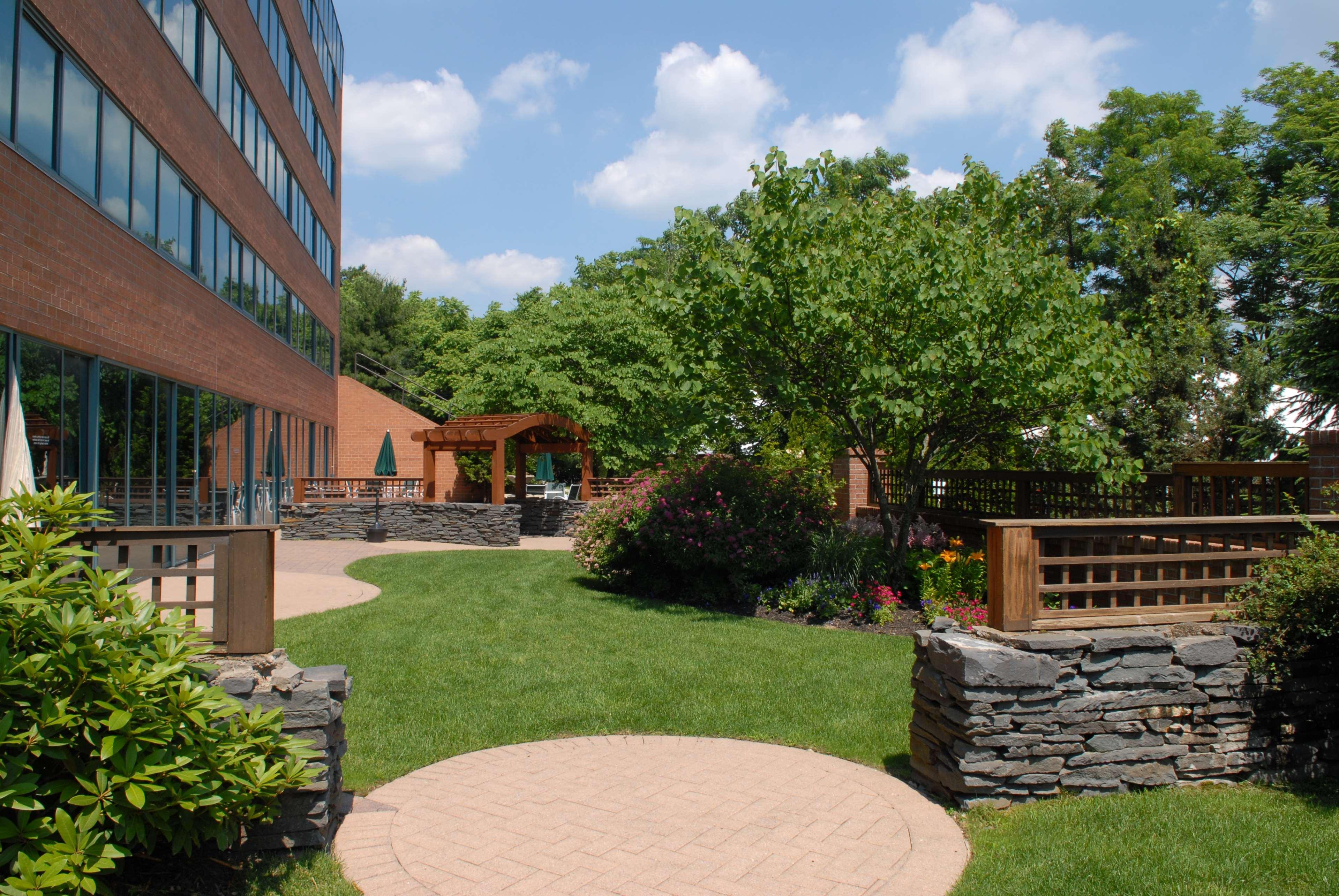 Hilton Long Island/Huntington Hotel Melville Bagian luar foto