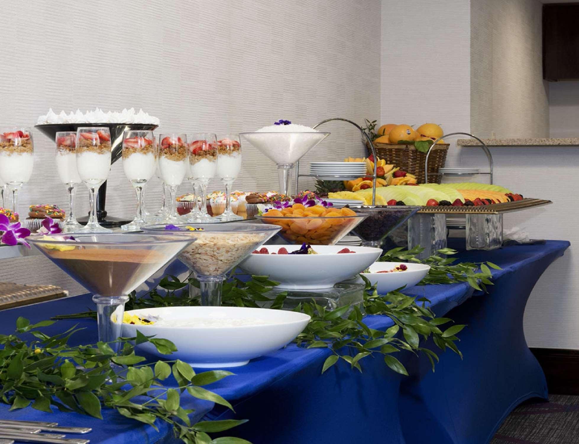 Hilton Long Island/Huntington Hotel Melville Bagian luar foto
