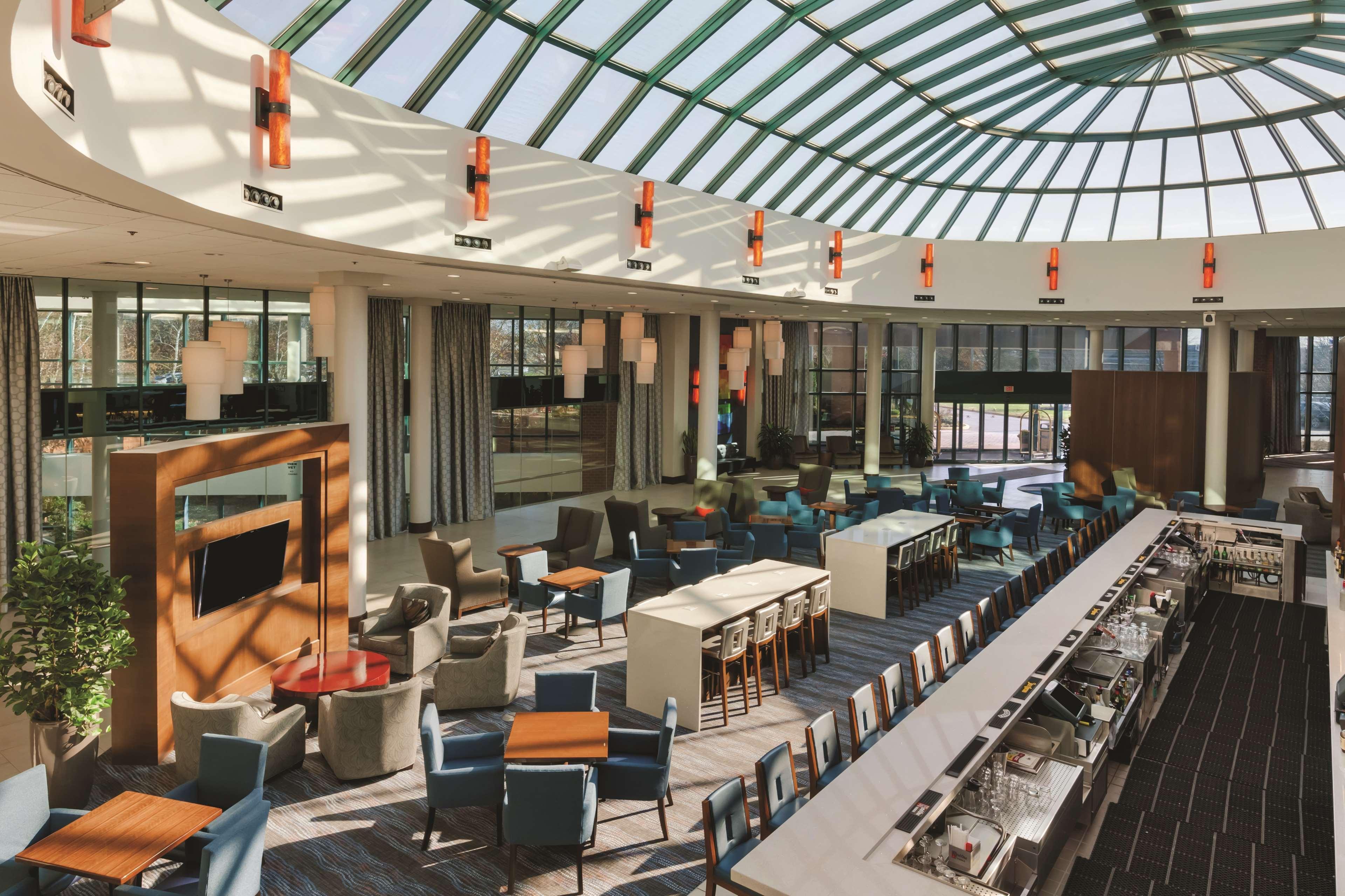 Hilton Long Island/Huntington Hotel Melville Bagian luar foto