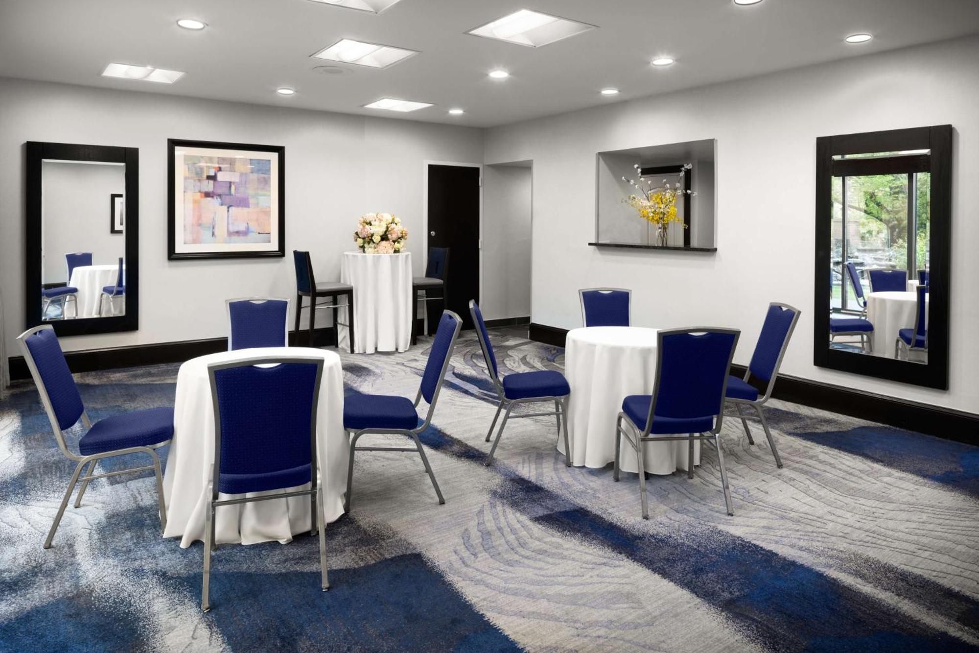 Hilton Long Island/Huntington Hotel Melville Bagian luar foto