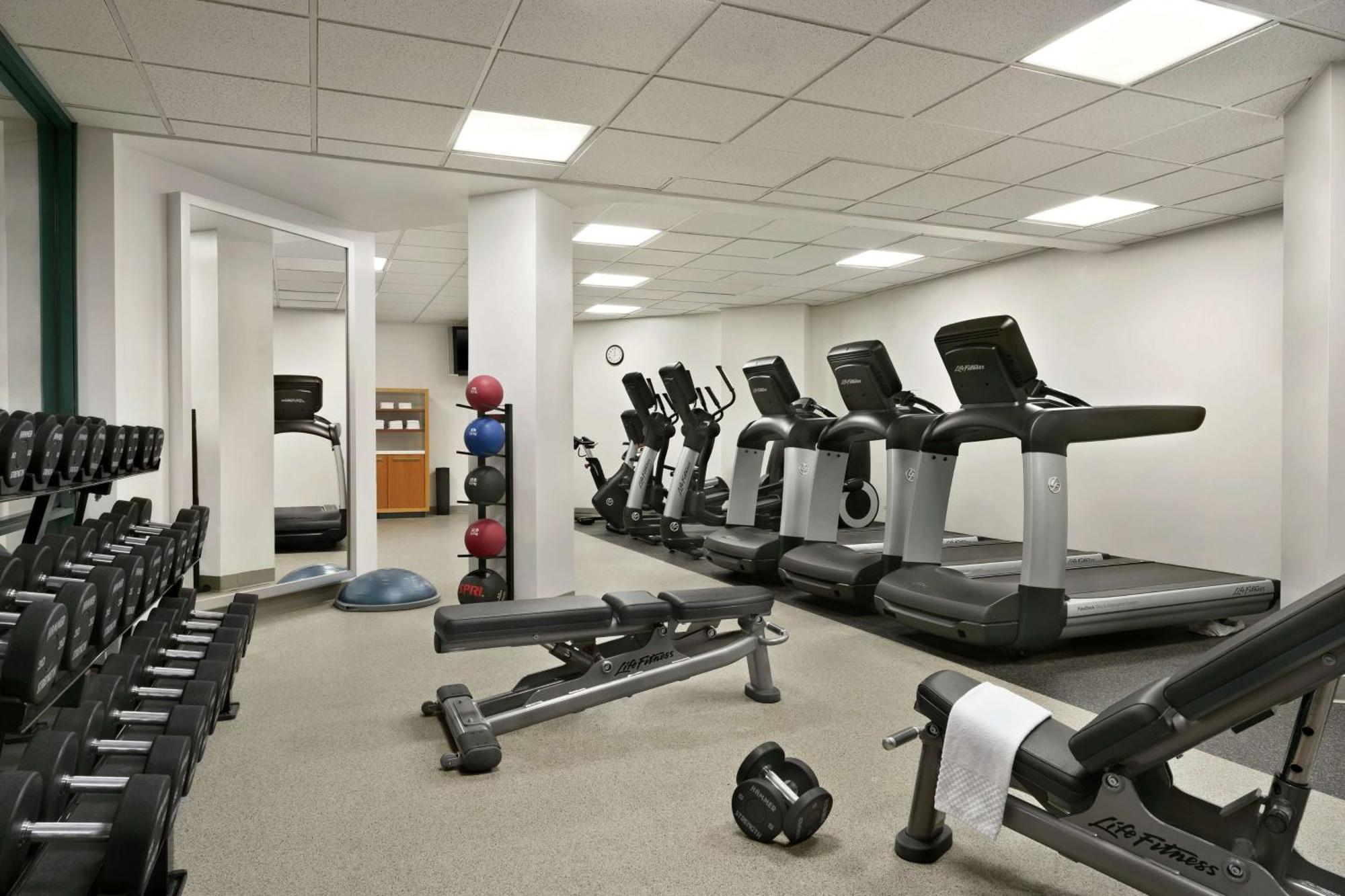 Hilton Long Island/Huntington Hotel Melville Bagian luar foto