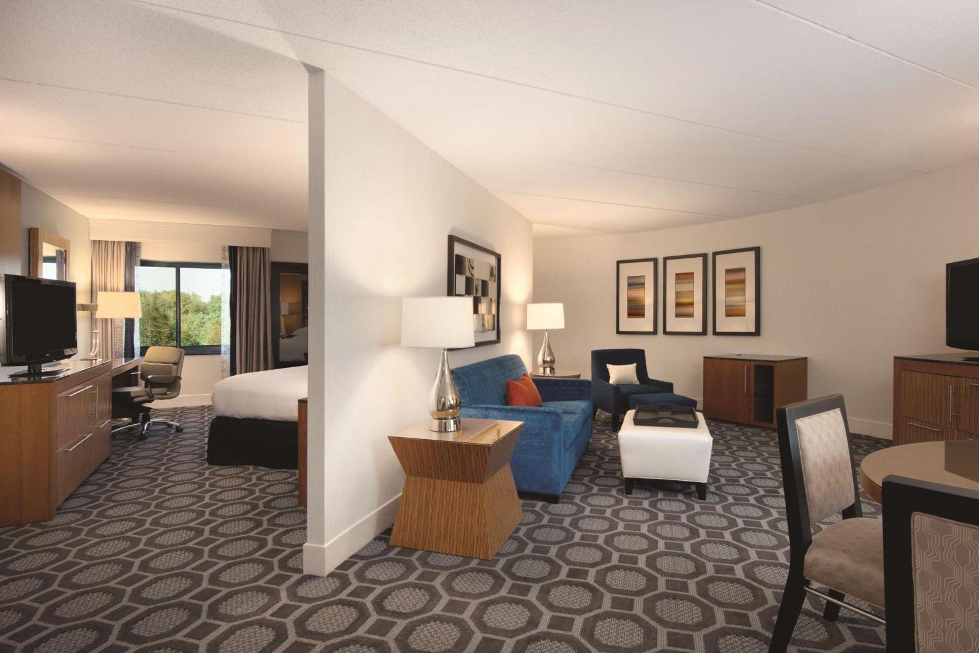 Hilton Long Island/Huntington Hotel Melville Bagian luar foto