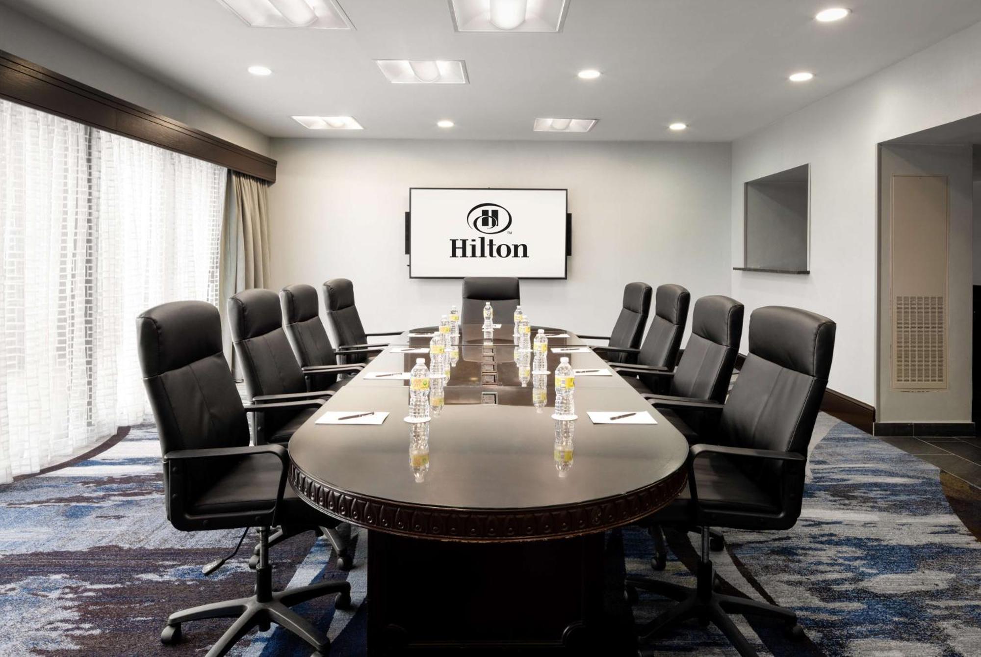 Hilton Long Island/Huntington Hotel Melville Bagian luar foto