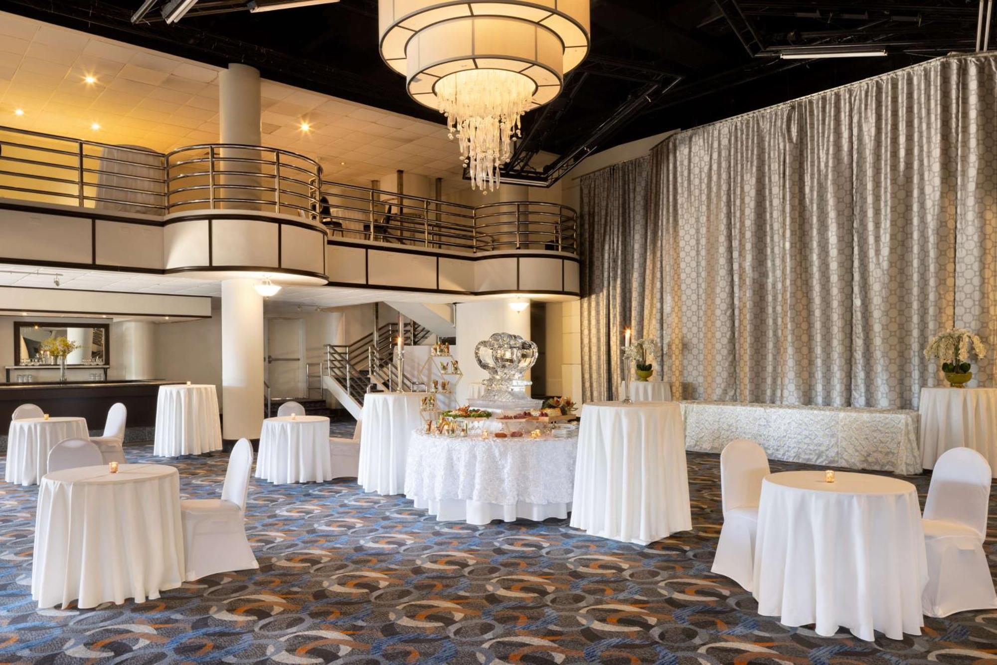 Hilton Long Island/Huntington Hotel Melville Bagian luar foto