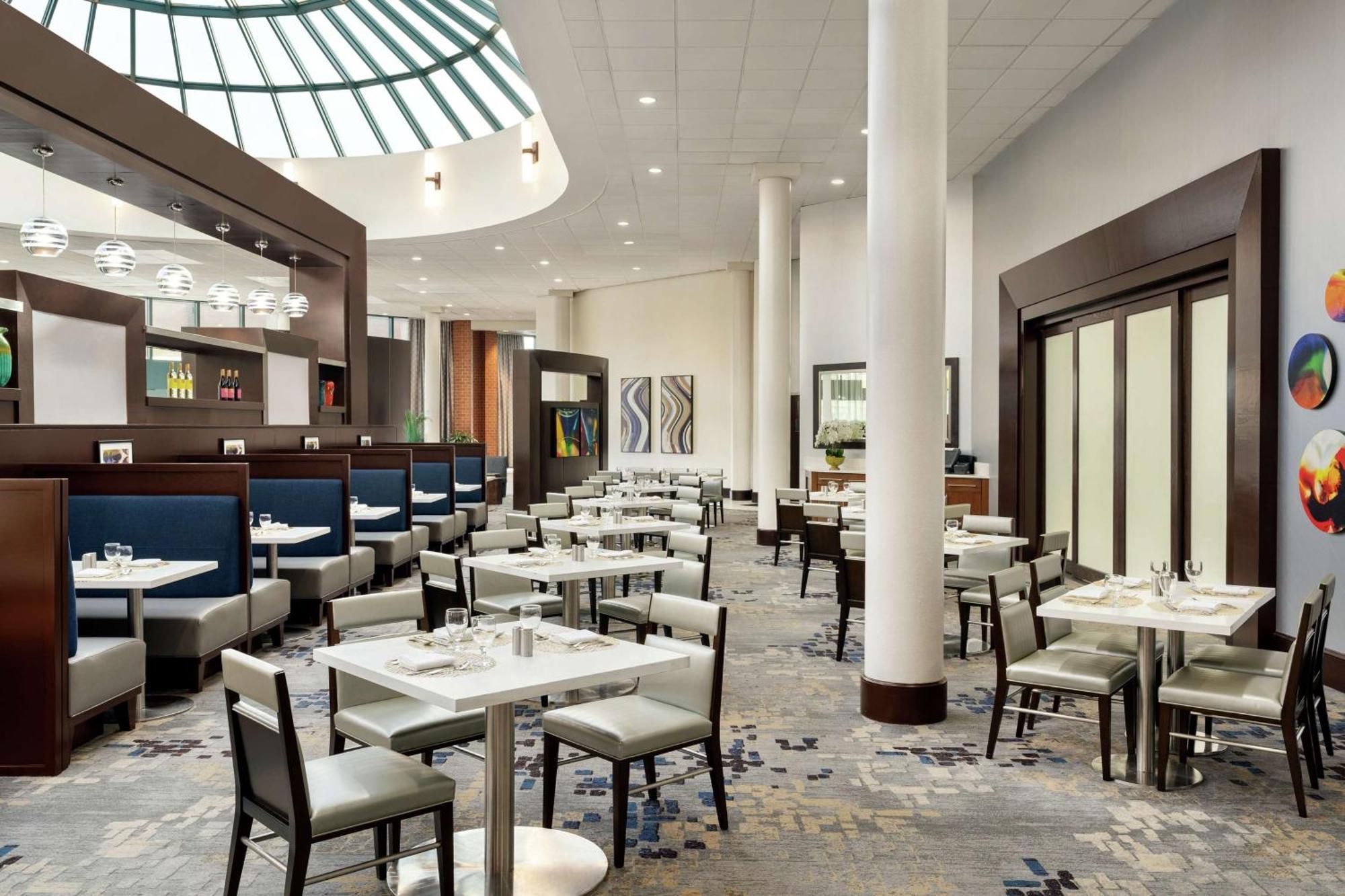 Hilton Long Island/Huntington Hotel Melville Bagian luar foto